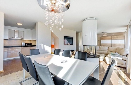 Montreux House | Magnifique 4BR Villa avec Lake View