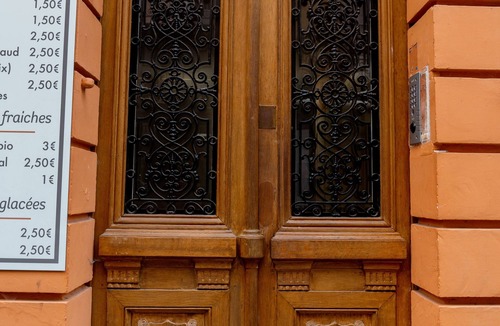 Montauban House | Magnifique Acacia