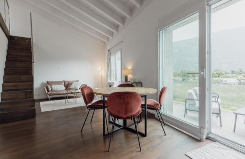 Saint-Pierre-de-Clages Apartment | Magnifique appartement central avec vue dégagée