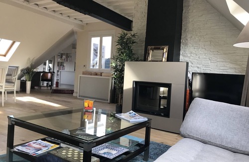 Quartier du Faubourg-Montmartre Apartment | Magnifique Appartement sur les Toits de Paris Cœur de Paris