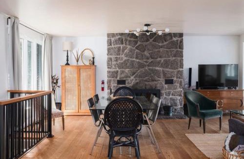 Saint-Alexis-des-Monts Ski Chalet | Magnifique chalet au bord du lac avec Spa