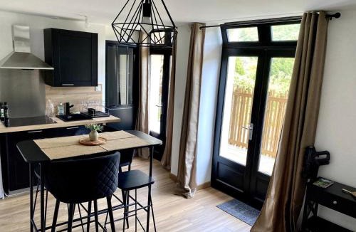 Saint-Leonard-des-Bois Apartment | Magnifique appartement 2/4 pers - Le Saint Leo