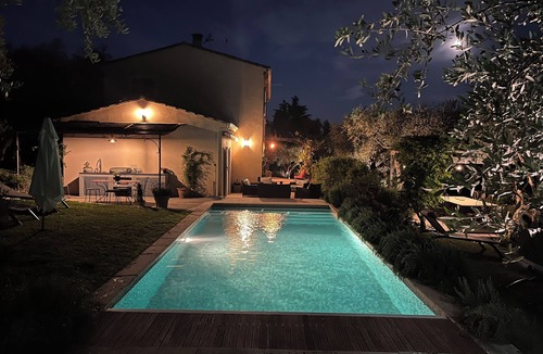 Tourrettes-sur-Loup Villa | Magnifique Bastide au Milieu D'une Oliveraie et Jardin Méditerranéen