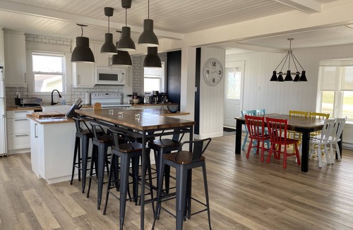 L'Etang-du-Nord House | Magnifique maison - îles de la Madeleine - Ideal location: sunsets