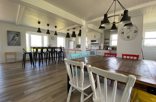 L'Etang-du-Nord House | Magnifique maison - îles de la Madeleine - Ideal location: sunsets