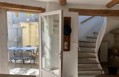 Caderousse House | Magnifique maison cœur de village climatisée