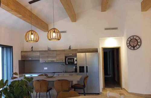 Faucon House | Magnifique Maison Neuve