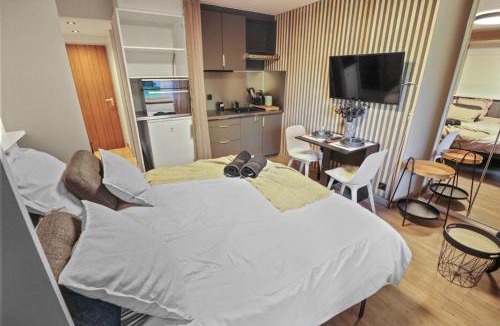 Noes Apartment | Magnifique studio avec terrasse au centre