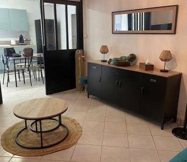 Volx Apartment | Magnifique Studio - Calme Et Proche De Toute Commodité