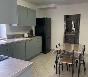 Volx Apartment | Magnifique Studio - Calme Et Proche De Toute Commodité