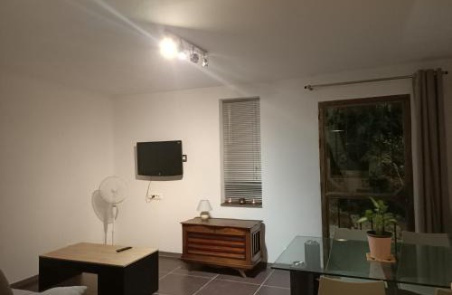 Montesquieu-des-Alberes Apartment | magnifique studio pour curiste