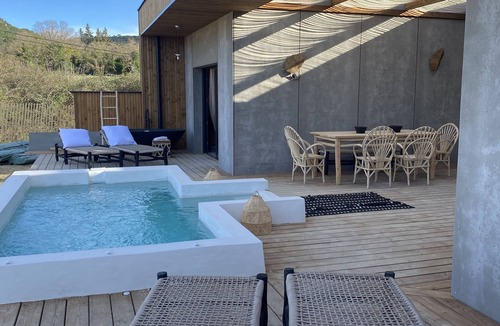 Clarensac House | Magnifique Villa Écologique Piscine Jacuzzi