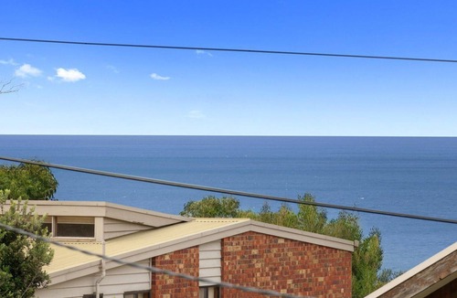 Skenes Creek House | Magnolia - 200 metres from the beach