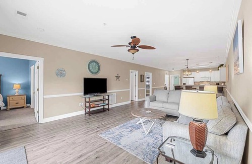 Central Myrtle Beach Apartment | Magnolia 302 · Golf & Lake Hideaway 3BR