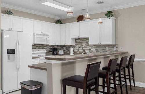Central Myrtle Beach Apartment | Magnolia 302 · Golf & Lake Hideaway 3BR