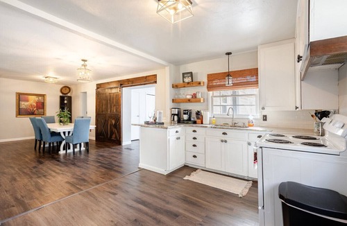 Norman House | Magnolia - 4 Bedroom 2 bath & pets allowed