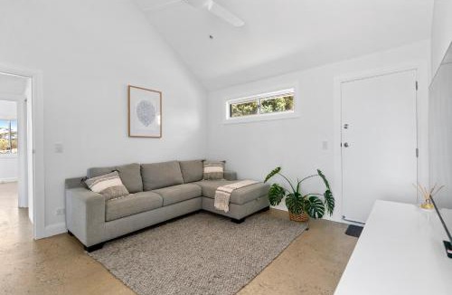 Emu Bay House | Magnolia