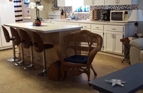 Port Lavaca House | Magnolia Beach cottage good for families or fishing groups