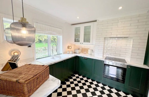 Etchinghill House | Magnolia Cottage