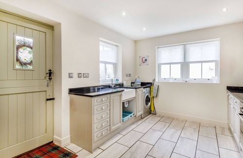 Richmond Cottage | MAGNOLIA COTTAGE, with open fire in Barton