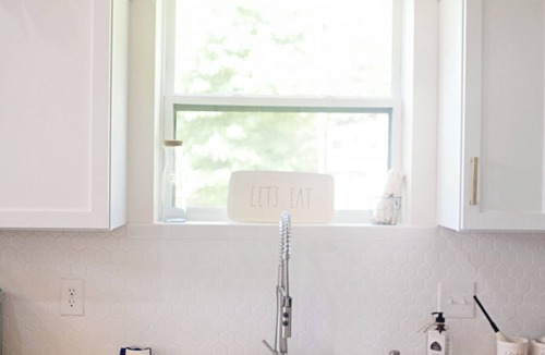 Redlick House | Magnolia Farmhouse - enjoy fresh air and Wi-Fi!