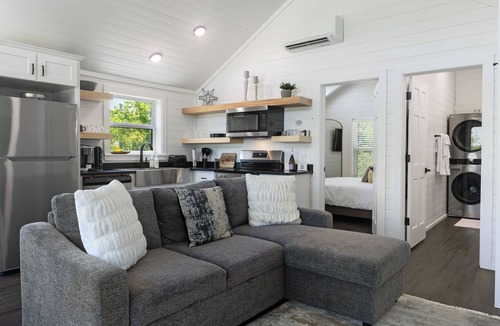 Klondike Cabin | Magnolia Getaway