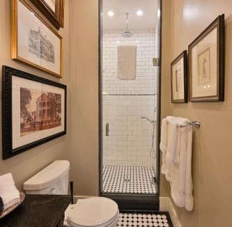 Natchez Hotel | Magnolia Hall - Armstrong Suite - King Suite