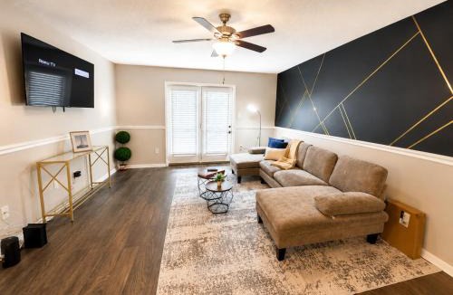 Shannon House | Magnolia Haus Hoover King n Queen Stay