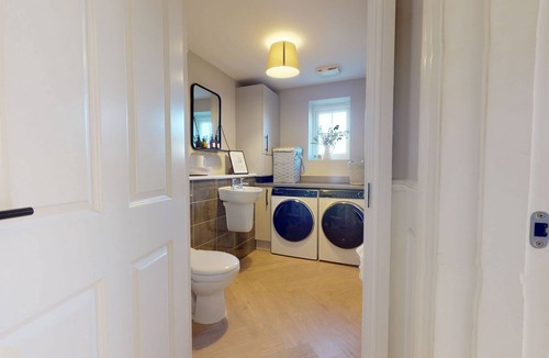 Royal Leamington Spa Apartment | Magnolia House (sleeps 4)