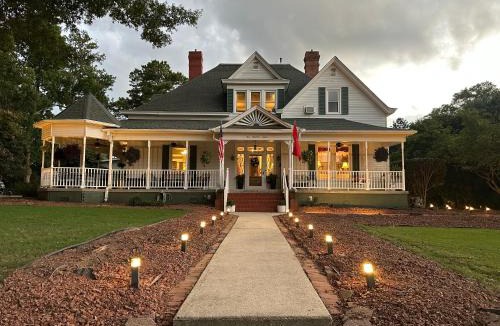 Clayton Bed & Breakfast | Magnolia Inn