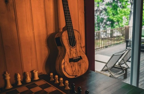 Waterborough House | Magnolia Lane Lakefront Cottage