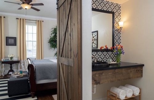Humboldt Bed & Breakfast | Magnolia Manor and Chapel