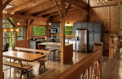 Asheville Cabin | Magnolia Mountain | Views, Jetted Tub, Near Parkway + Biltmore Pass Included