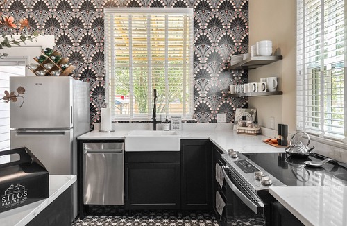 Brazos House | Magnolia Oasis Just 295 steps to Magnolia Market & Silos and 3 minutes to Baylor University!
