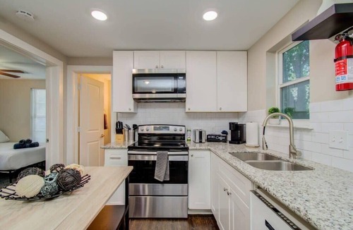 Greater East End House | Magnolia Park Urban Retreat - 2-BD/1-BA with Yard!