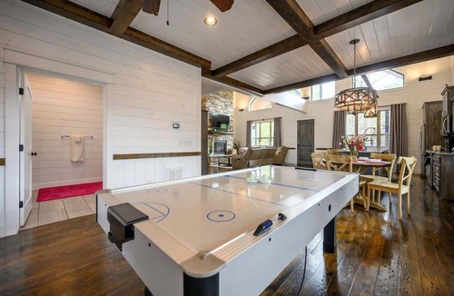 Broken Bow Cabin | Magnolia Peak Hot Tub, Firepit, Air Hockey