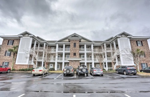 Central Myrtle Beach Condo | Magnolia Pointe 201 2nd floor w/elevator, pool