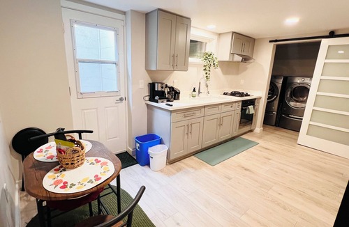 Magnolia House | Magnolia Private Unit with Kitchen & Patio