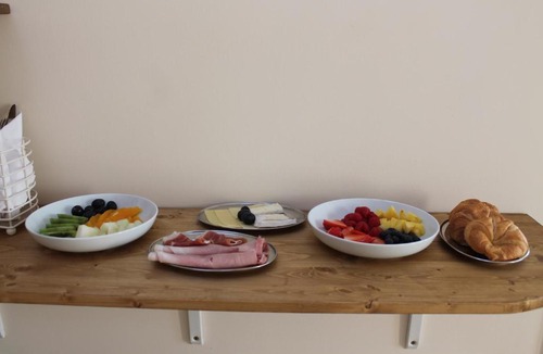 Coalpit Heath House | Magnolia Self Contained Suites