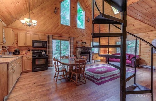 Canadensis Hotel | Magnolia Streamside Resort