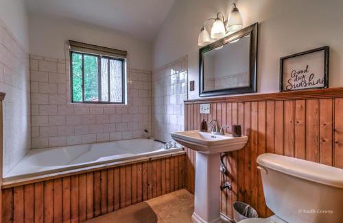 Canadensis House | Magnolia Streamside Resort