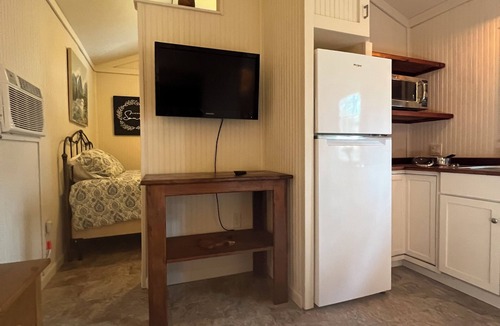 Magnolia House | Magnolia Tiny House - Newly Renovated Charm in Serene Magnolia