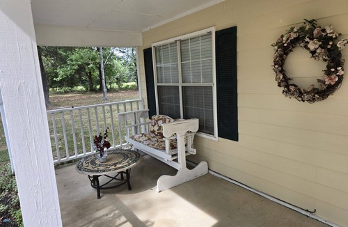 Independence House | Magnolia Vacation Rental w/Porch & Pond