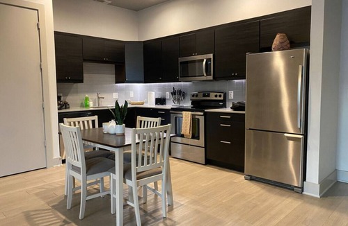 Fort Worth House | Magnolia Walks ~ City Chic Comfort ~ Med District!