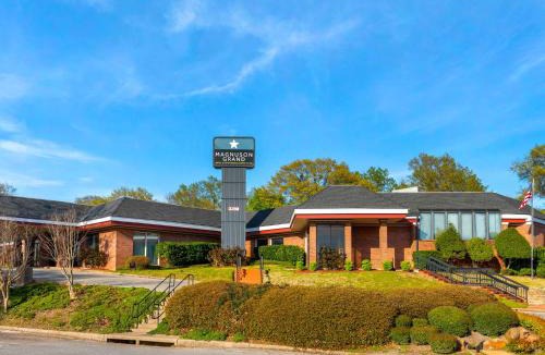 Tyler Hotel | Magnuson Grand Hotel and Conference Center Tyler