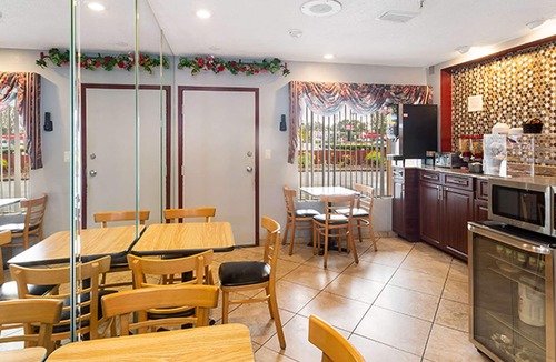 Bayshore Gardens Hotel | Magnuson Hotel Bradenton
