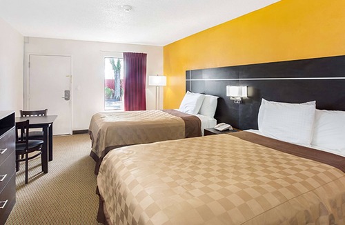 Bayshore Gardens Hotel | Magnuson Hotel Bradenton