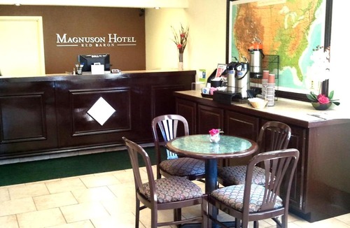 Garden City Hotel | Magnuson Hotel Red Baron