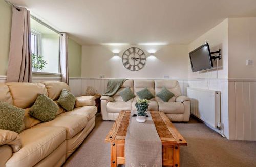 Newton-on-Rawcliffe House | Magpie Cottage