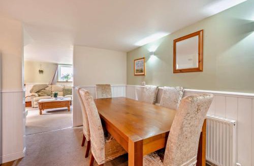 Newton-on-Rawcliffe House | Magpie Cottage